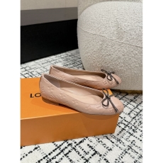 Louis Vuitton Flat Shoes